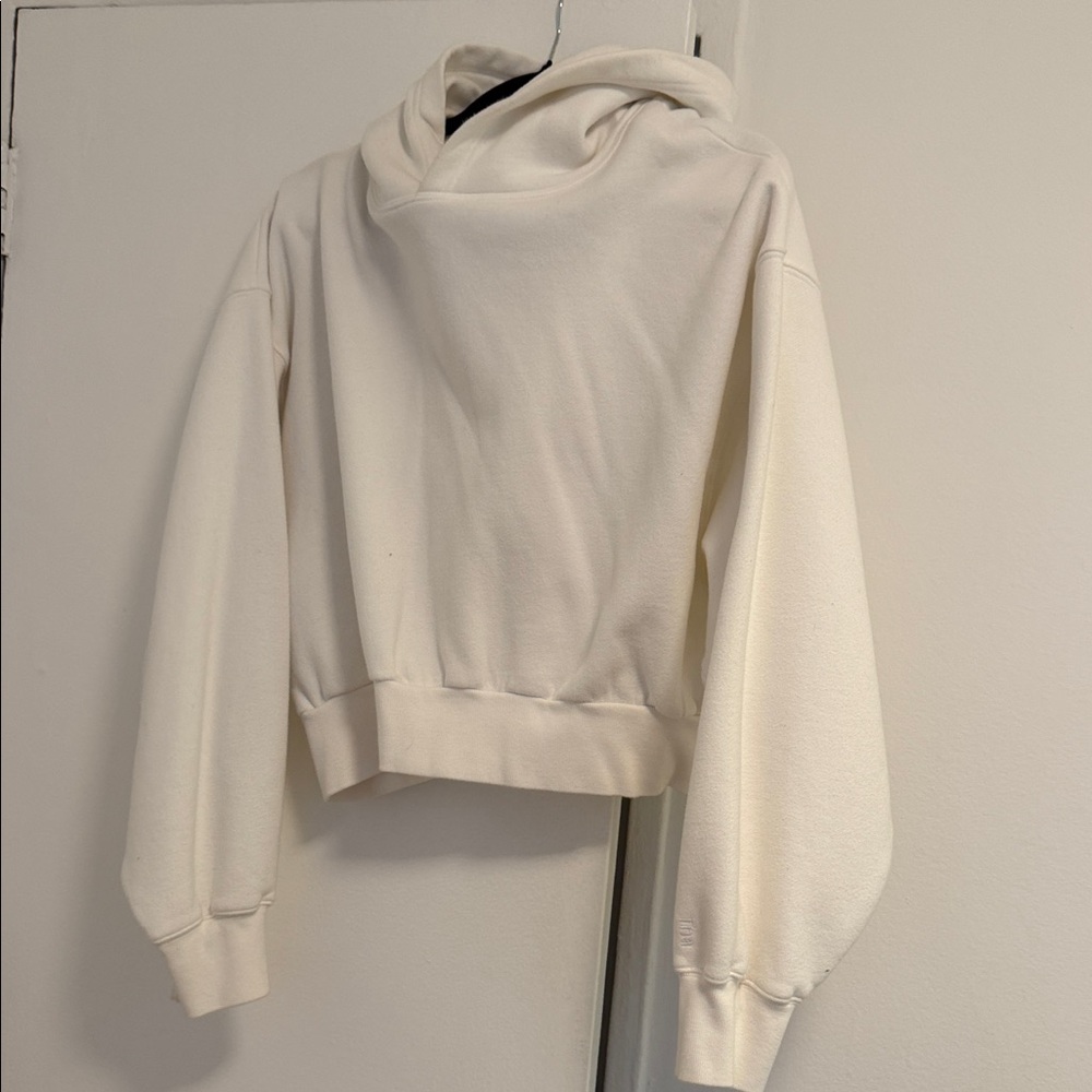 Aritzia Cream Hoodie Cropped